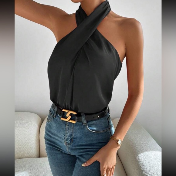 Black crisscross front halter top - Picture 2 of 6